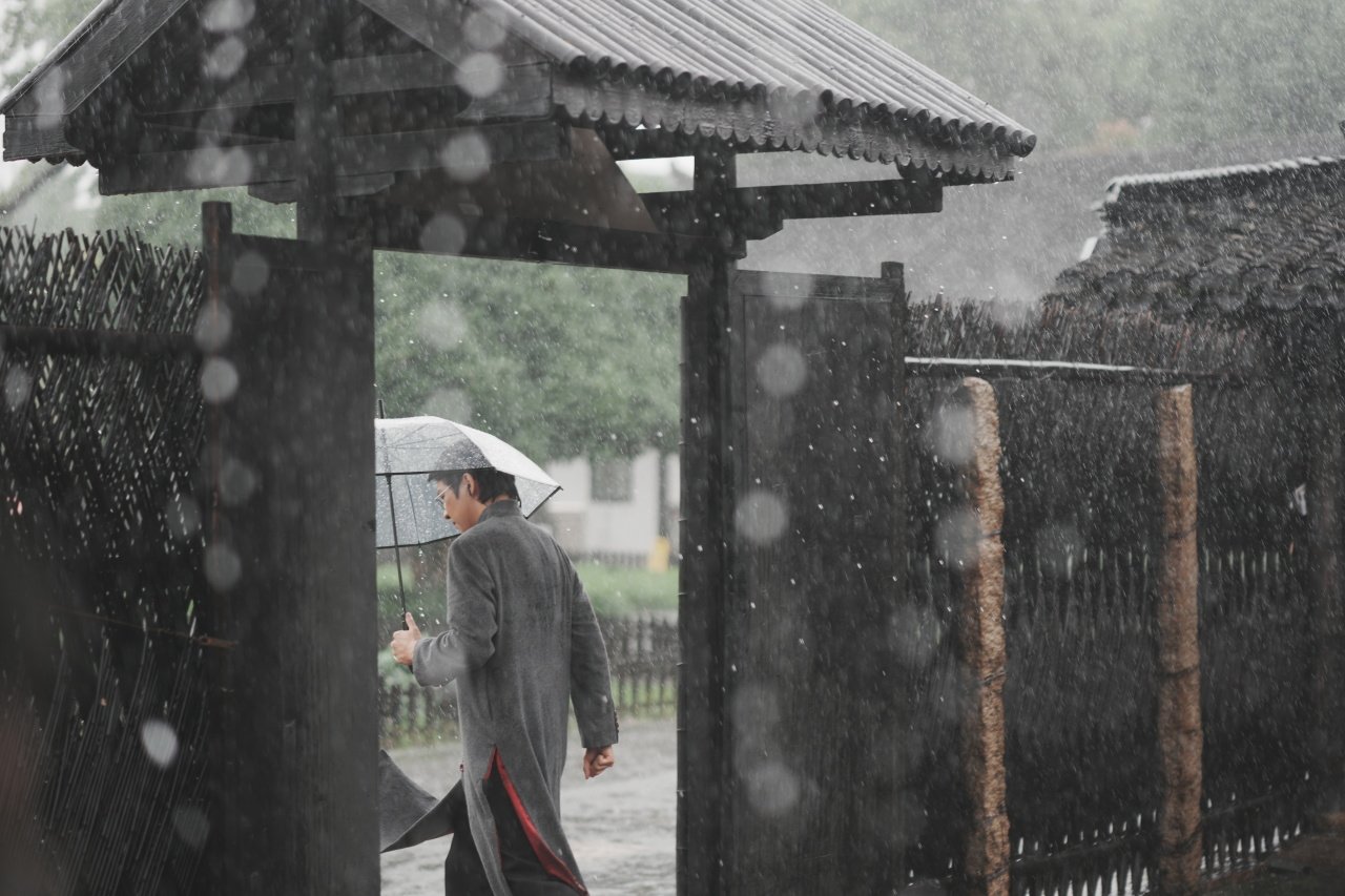 让沉默的青年迸出惊霆