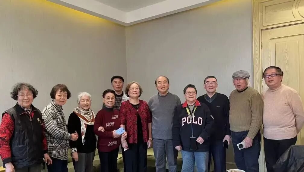 并致意戏文系领导
